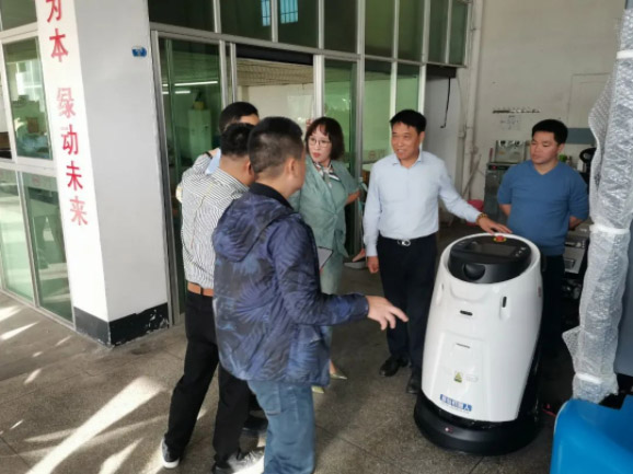 情暖永新昌丨熱烈歡迎廈門總商會舉辦的哈工大會長班同學(xué)光臨廈門永新昌參觀指導(dǎo)。